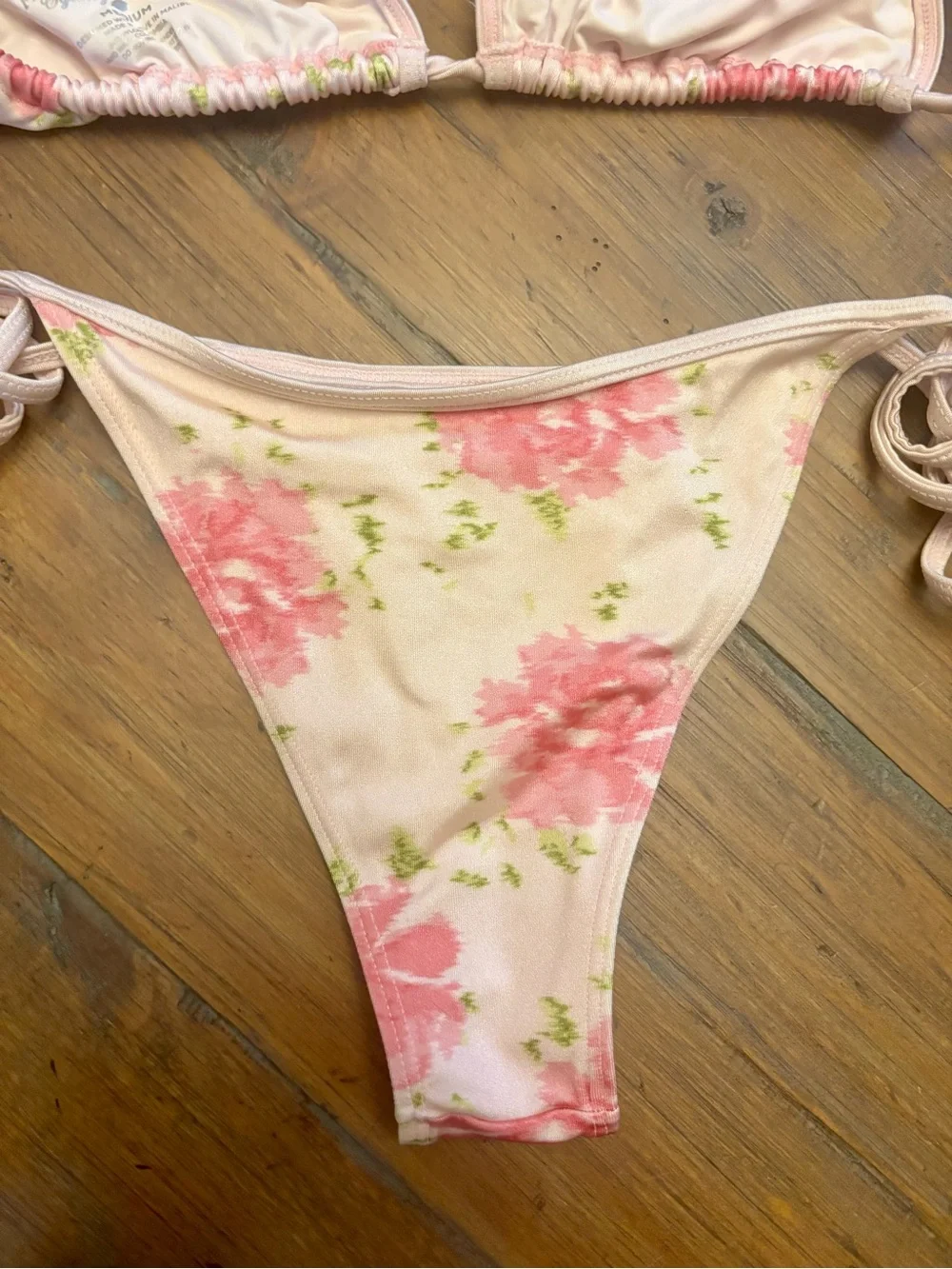 Frankie’s bikinis x Sydney Sweeney Mio Amore bikini set